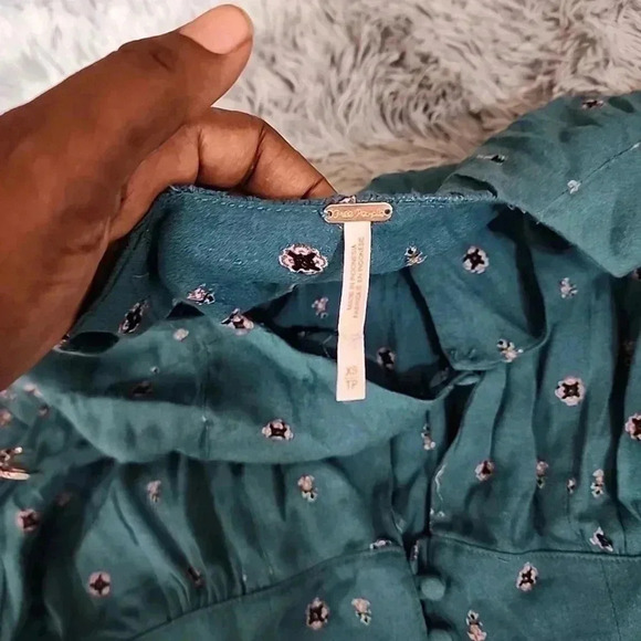 Free People Bohemian Shorts Romper. Size xsmall - Picture 3 of 5